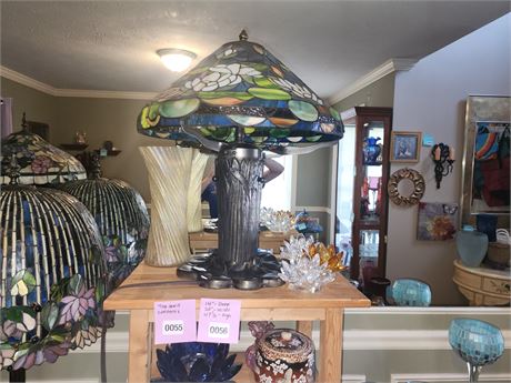 055 - Tiffany-Style Stained Table Lamp with Floral Base