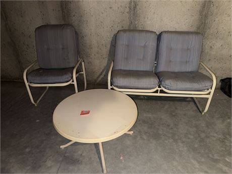 Vintage Metal Frame Patio Seating Set with Cushions