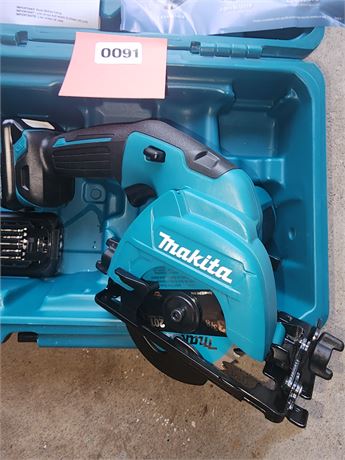 Makita Cordless Circular Saw Kit with Battery & Charger