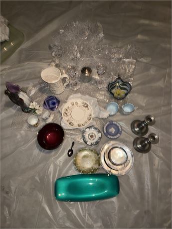 Mixed Glass, Ceramic, and Porcelain Decorative Items
