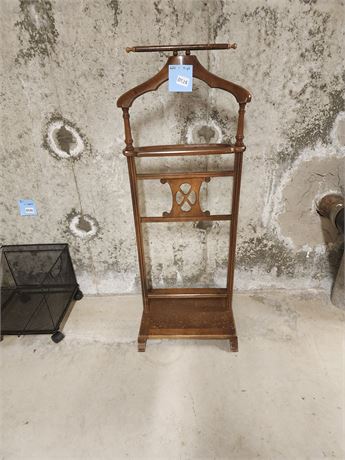 124 - Wooden Valet Stand with Hanger and Storage