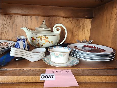 087 - Vintage Fitz and Floyd 'Royal Imari' Dinnerware Set