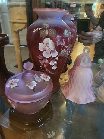 010 - Assorted Decorative Fenton Glass Vases and Figurines