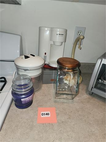 Black & Decker Single Cup Coffee Maker with Glass Jars