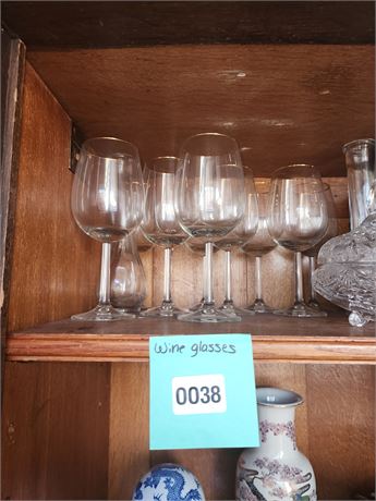 038 - Set of Clear Glass Wine Glasses, 6 Pieces