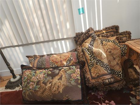 032 - Decorative Animal Print and Floral Pillows Set