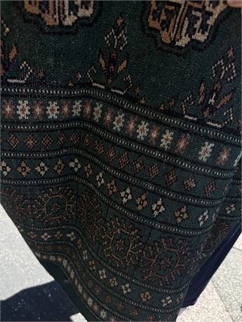 255 - Traditional Patterned Area Rug