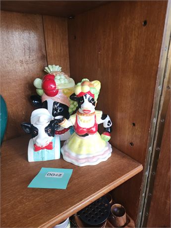042 - Pair of Ceramic Cow Kitchen Figures, 1988
