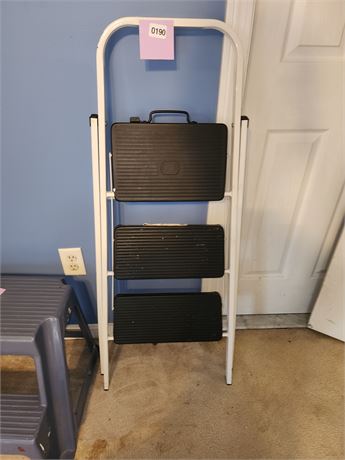 190 - Three-Step Folding Ladder