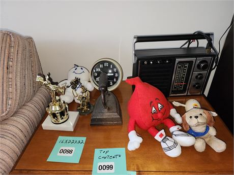 Mixed Lot: Plush Toys, Vintage Clock, AM/FM Radio