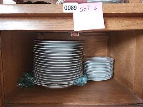 089 - Pottery Barn White Stoneware Dinnerware Set