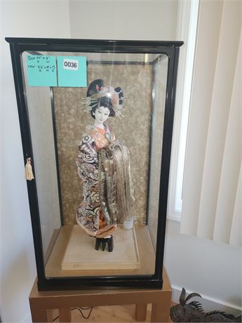 036 - Japanese Geisha Doll in Display Case