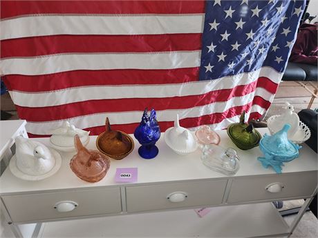Vintage Hen Glassware Collection