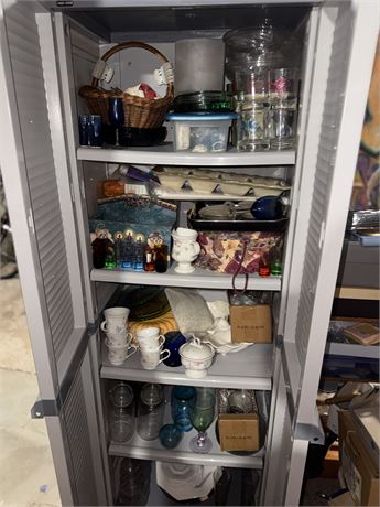 197 - Assorted Glassware, Ceramics and Decorative Accessories