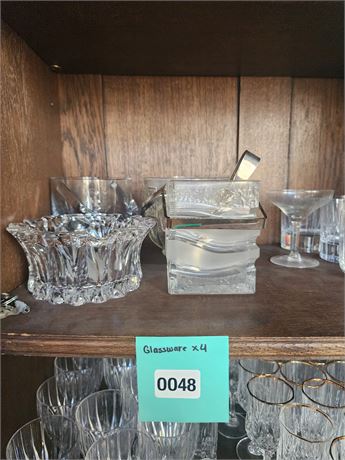 048 - 4 Pc Clear Glass Bowl & Ashtray Lot