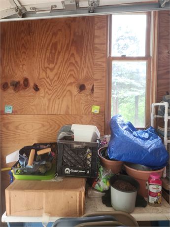 Mixed Gardening and Outdoor Tools Lot