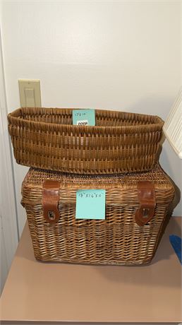 208 - Wicker Picnic Basket with Leather Straps and Wicker Tray