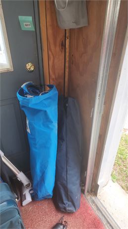 Set of Two Foldable Lawn Chairs with Carrying Bags